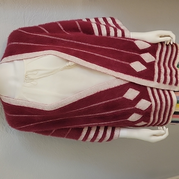 chloah Geometric Shaggy Eyelash Open Front Dolman Sleeve Varsity Cardigan - Picture 3 of 7